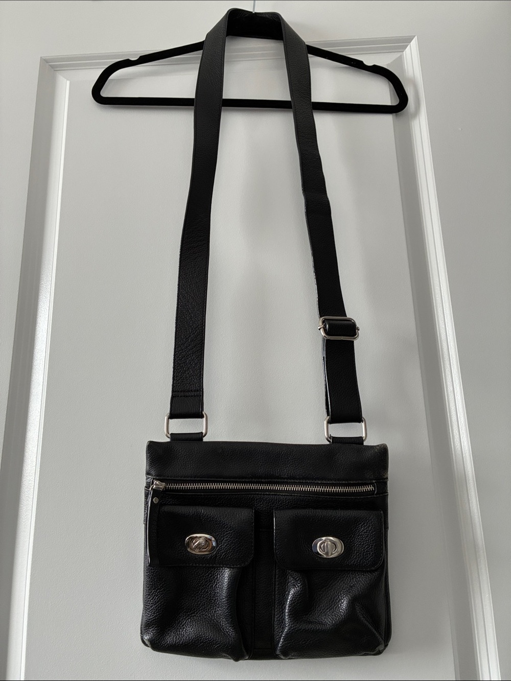 Danier Leather Pebbled Crossbody Turn-Lock Pockets Bag - Black